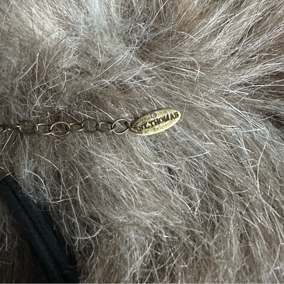 ST THOMAS Statement Necklace - Picture 2 of 5